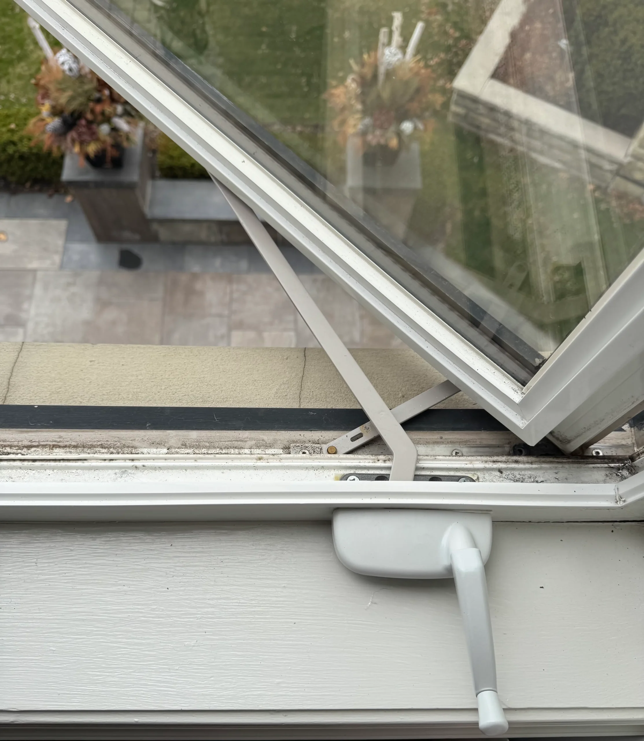 What is a window with a crank handle called in Toronto and the GTA?